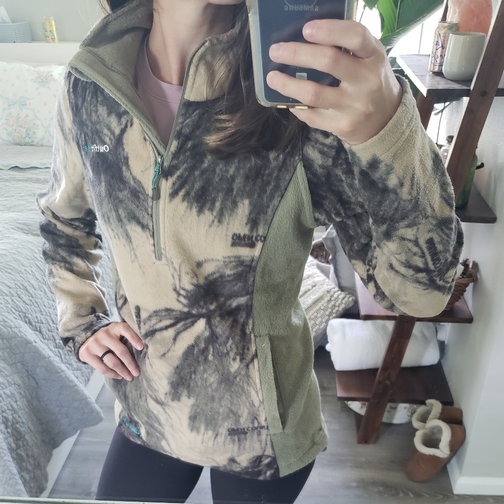 Cables OutfitHer Camo Pullover
